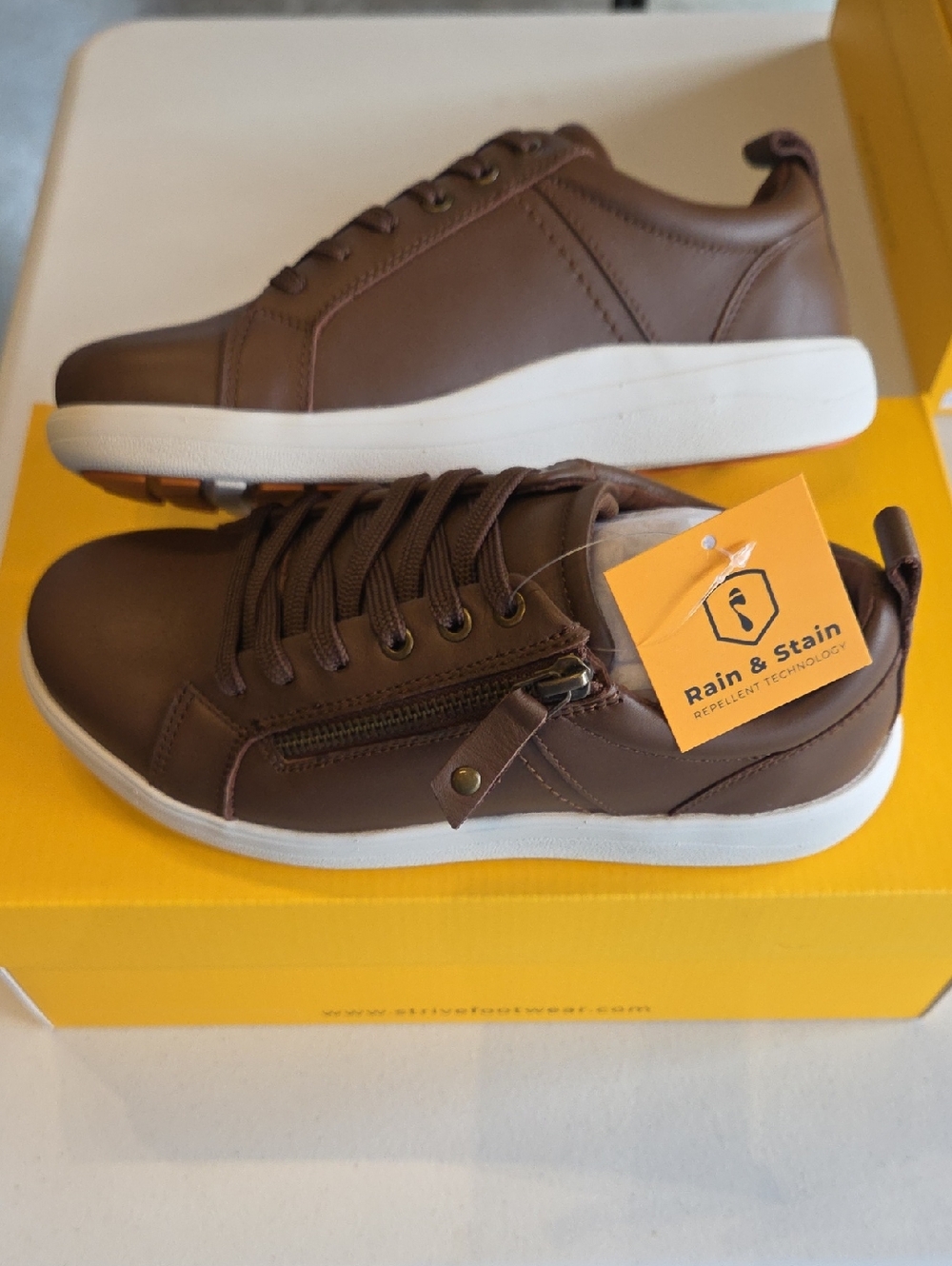 Strive Size 10 Women's NEW Brown Leather Casual Sneakers with Zip Detail